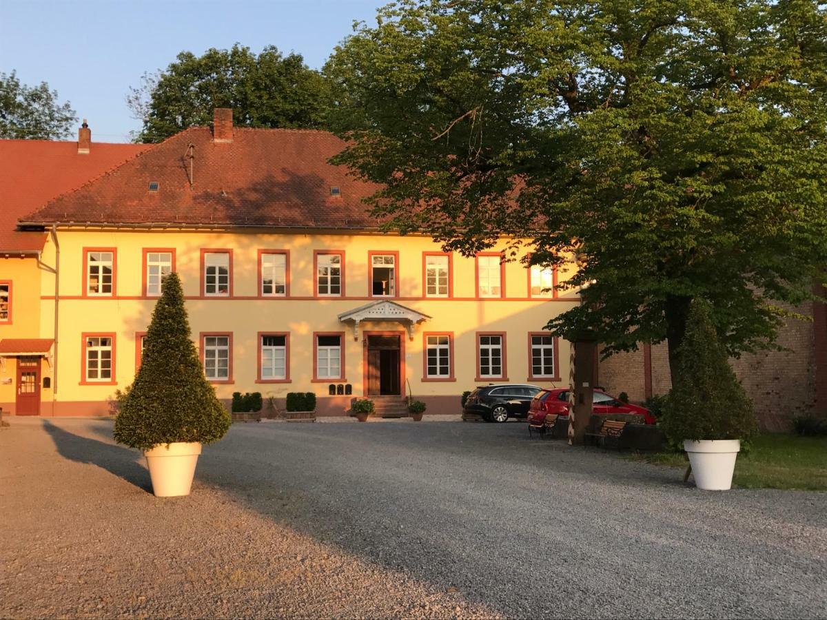 Elegantes Gaesteapartment Verano In Schloss Und Hofgut Langenzell Wiesenbach Kültér fotó